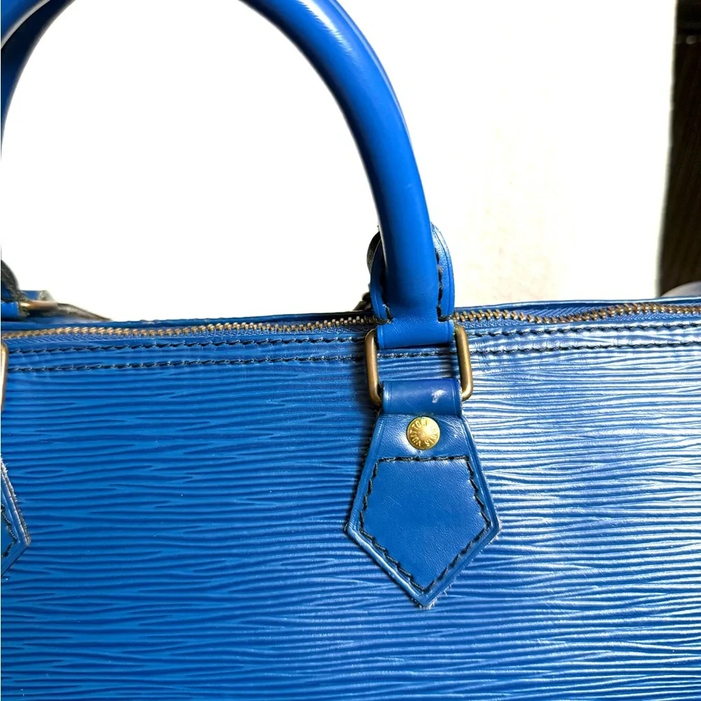 Authentic Louis Vuitton Speedy 35 Epi Leather satchel Bag Toledo blue M42995